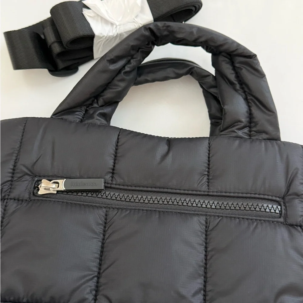 Lululemon Quilted Grid Small Tote, Black - Picture 4 of 16